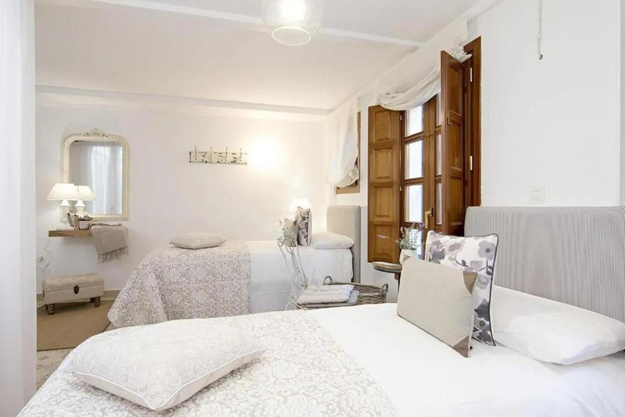 Apartamentos La Tona Puerta Elvira Centro Ciudad Granada Ngoại thất bức ảnh